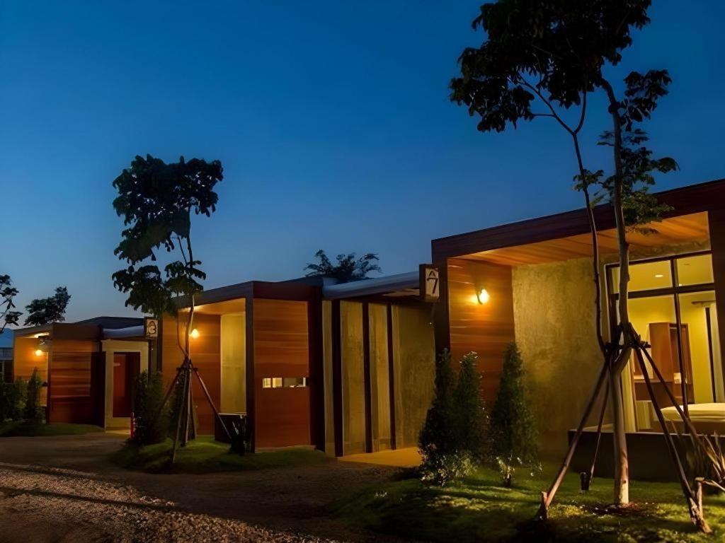 The Infinite Resort Nakhon Sawan Exterior foto