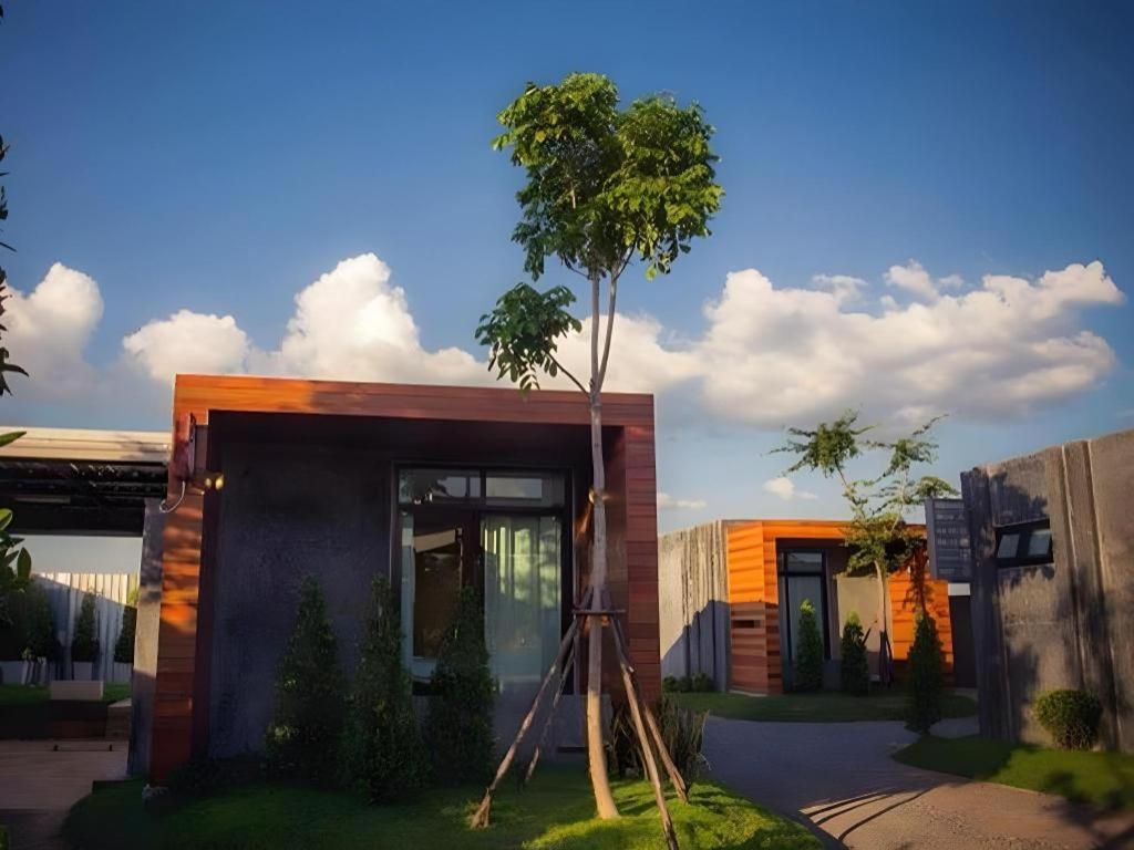 The Infinite Resort Nakhon Sawan Exterior foto