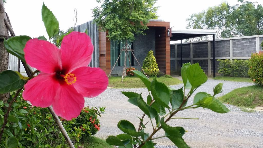The Infinite Resort Nakhon Sawan Exterior foto